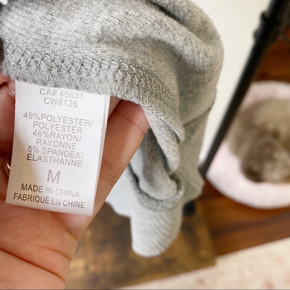 Chaser Grey Single Cold Shoulder Long Sleeve Pullover Sweatshirt Top Medium - Picture 4 of 5